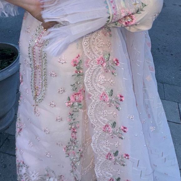 light pink suit! Purchased at kohinoor Canada. Brand new-worn 4 hours! - Picture 5 of 5